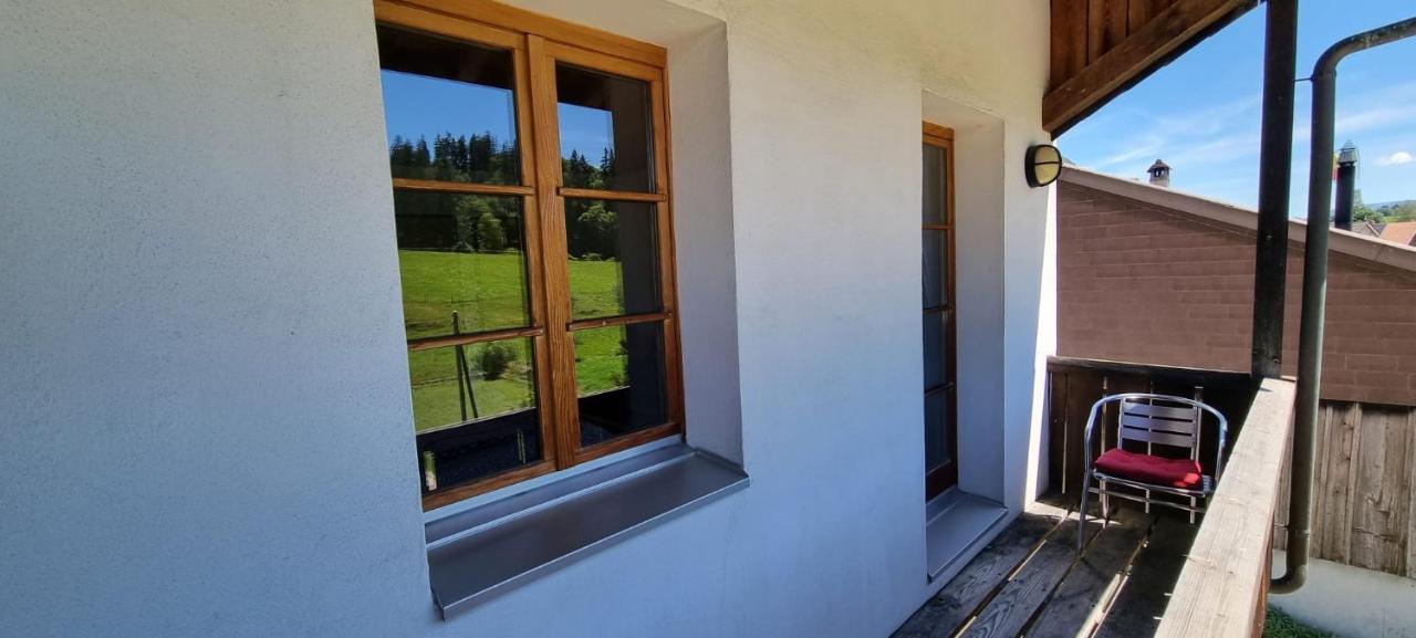 Miramont Horse Trekking Hostel Saicourt Exterior foto