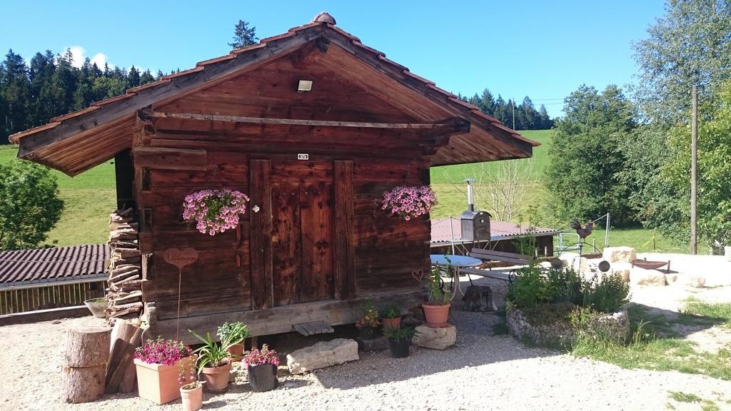 Miramont Horse Trekking Hostel Saicourt Exterior foto